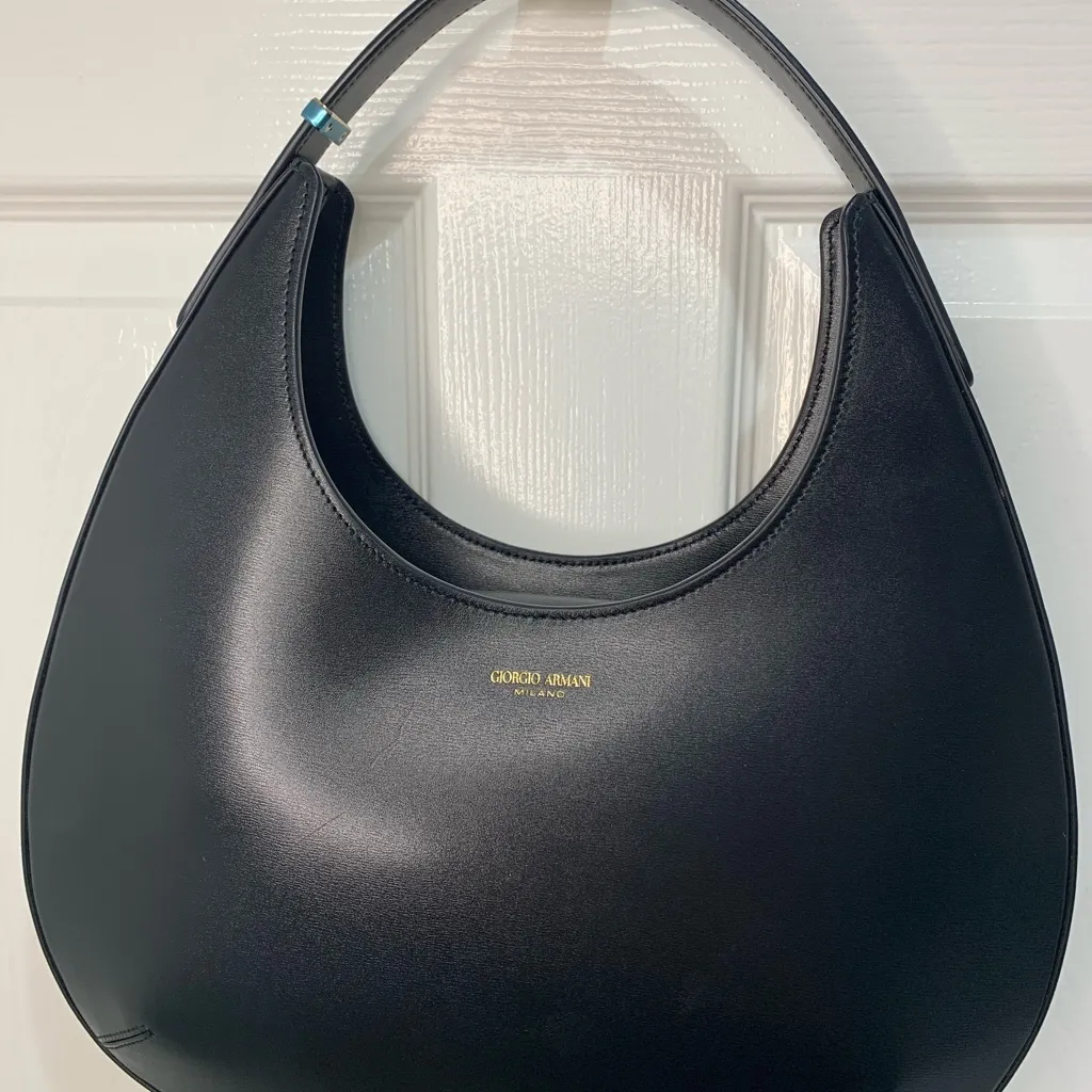 Authentic Giorgio Armani Black Leather Hobo Bag - Elegant & Timeless. - Image 3