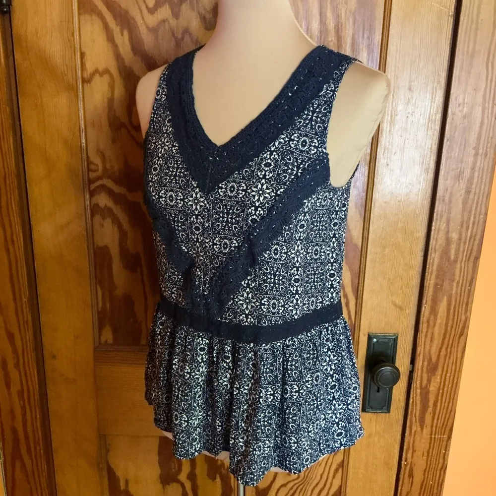 Knox Rose boho crochet trimmed summer peplum top - Image 7