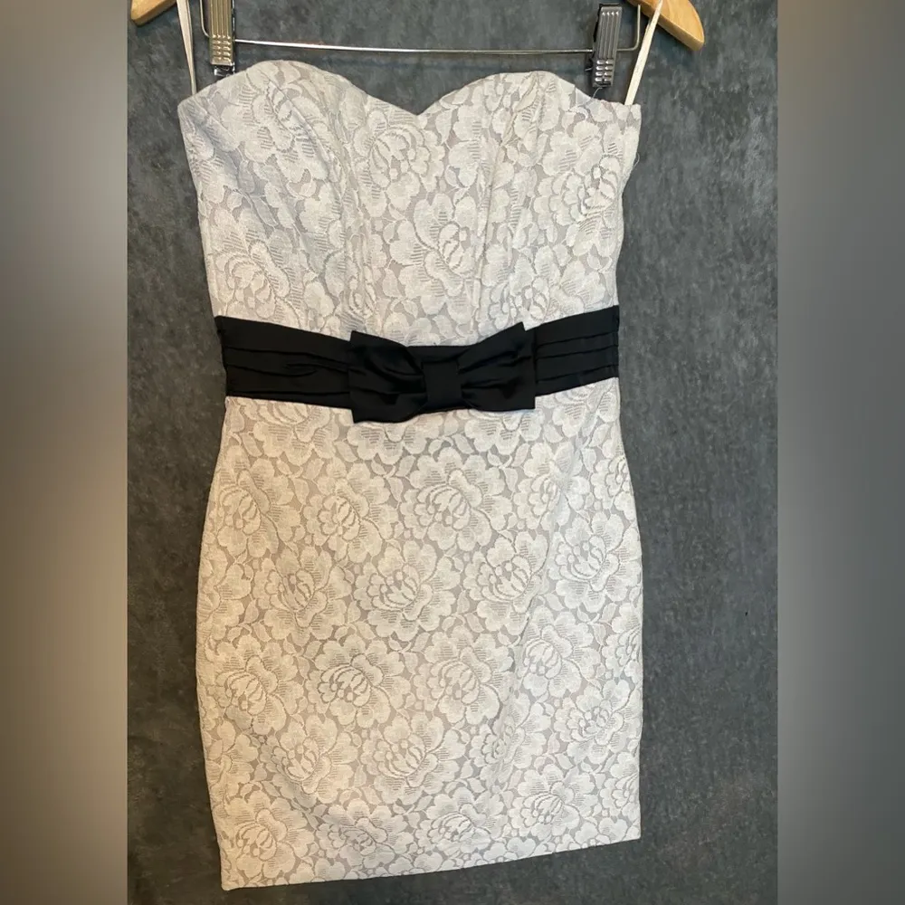 H&M‎ Lace Strapless Mini Formal Dress - Image 2