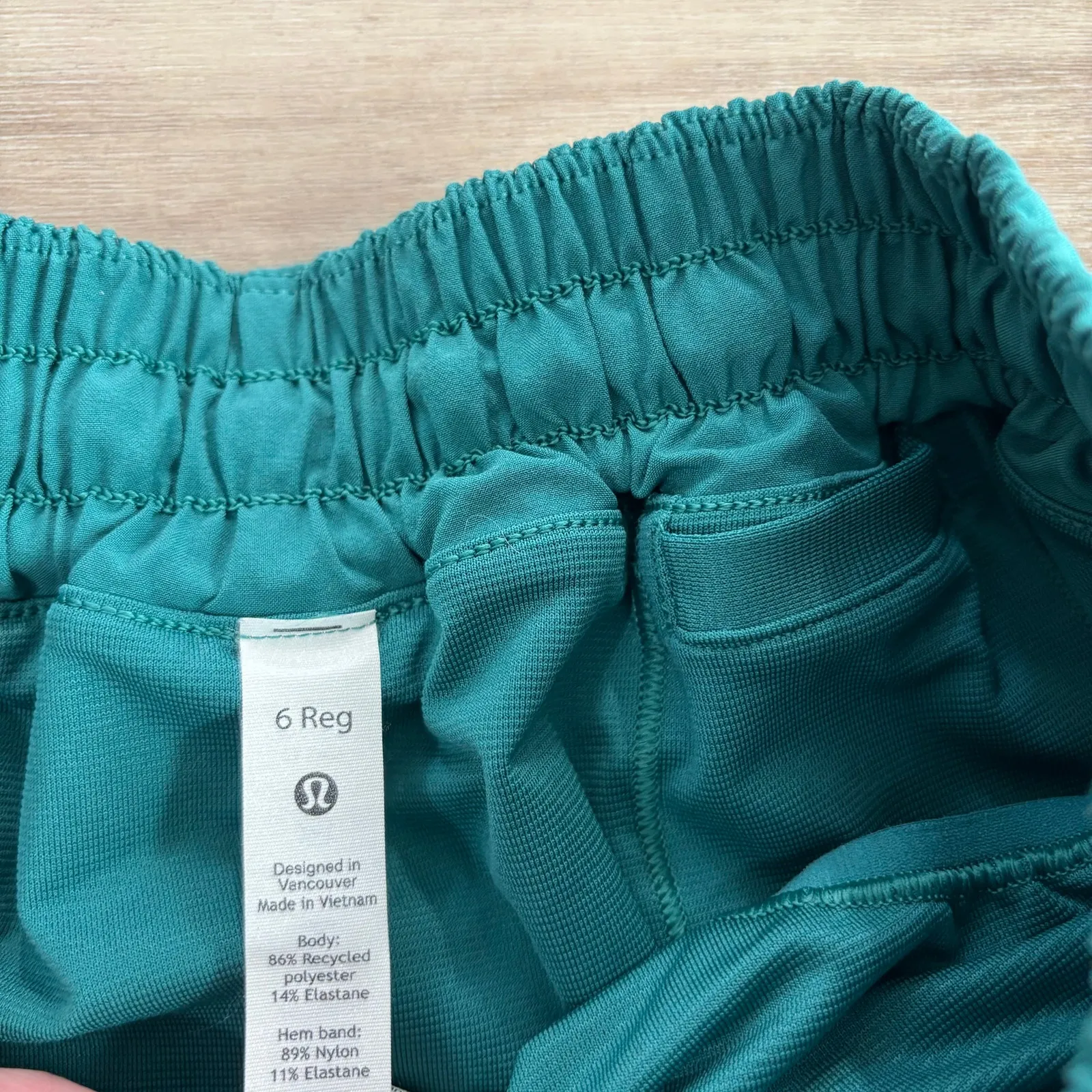 Lululemon Hotty Hot Low Rise Short 2.5" Teal Lagoon Women Size 6 - Image 2