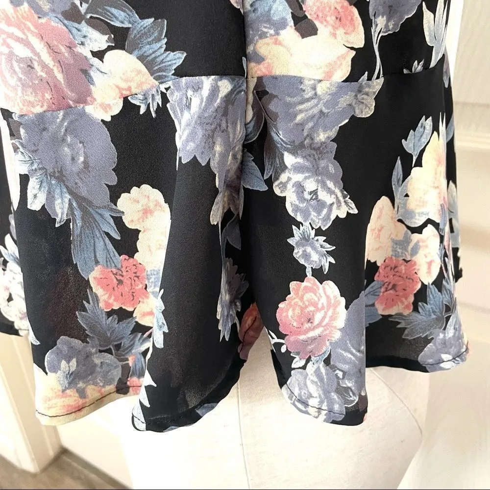 Kimichi Blue black floral tie front short sleeved top - Image 7