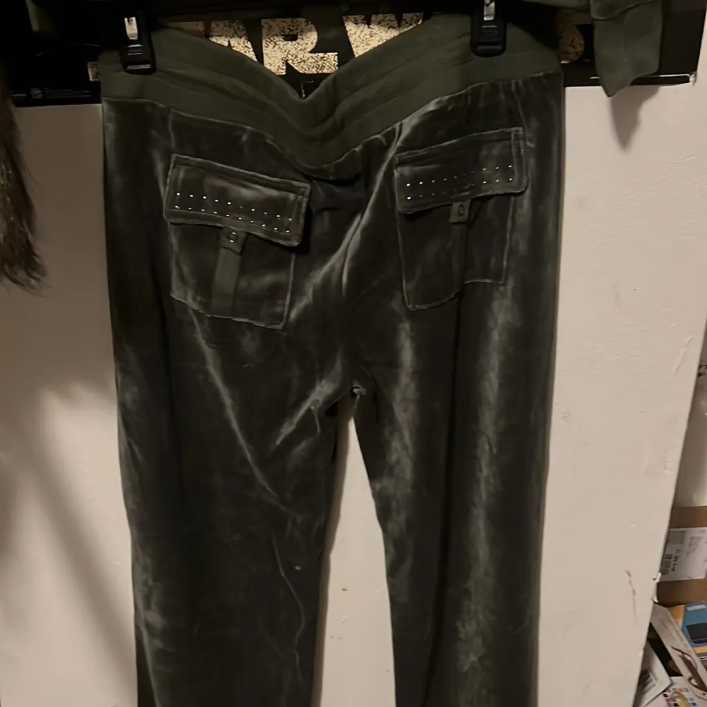 BCBG MAXAZRIA Velour Jacket & Pant Set Jeweled Rhinestone Size L  Green - Image 6