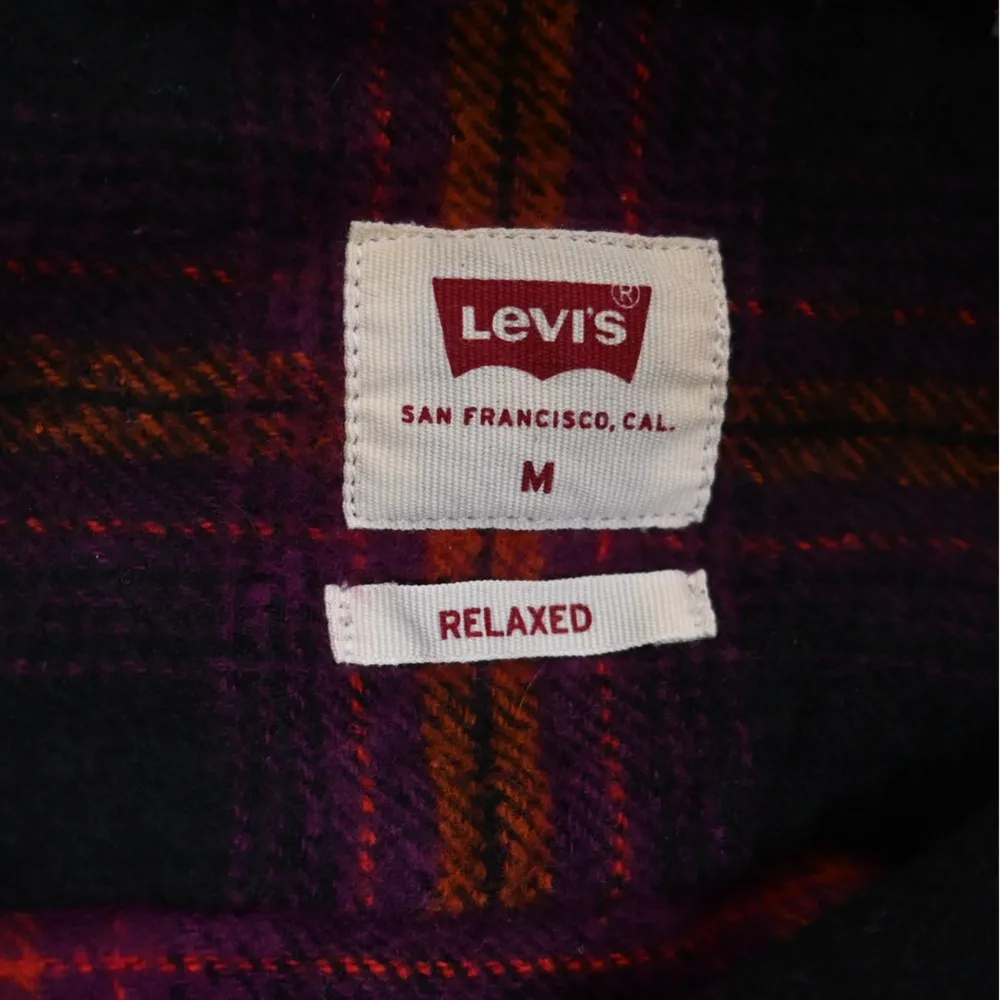 Levi's Womens M Relaxed Fit Plaid Flannel Button Down Shirt - Image 7