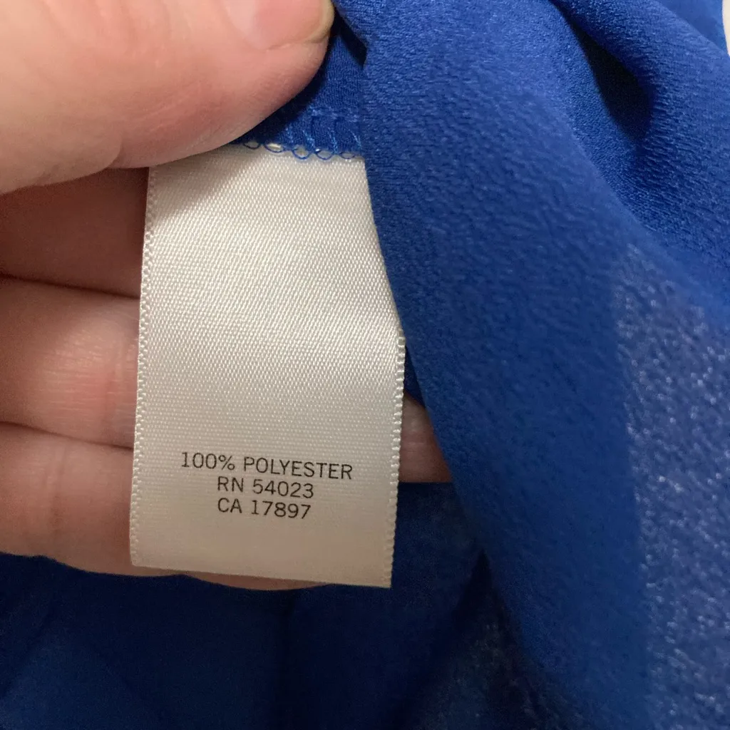 Banana Republic Royal Blue Deep V Neck Sleeveless Button Down Blouse - Image 3