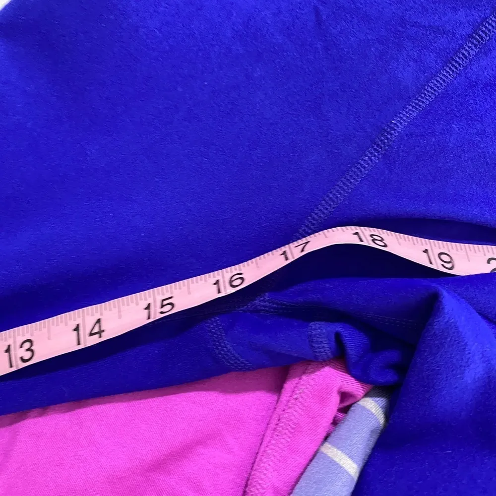 Fabletics Define Mid-Rise Crop Legging in Royal Blue Lightweight Size Medium - Image 4