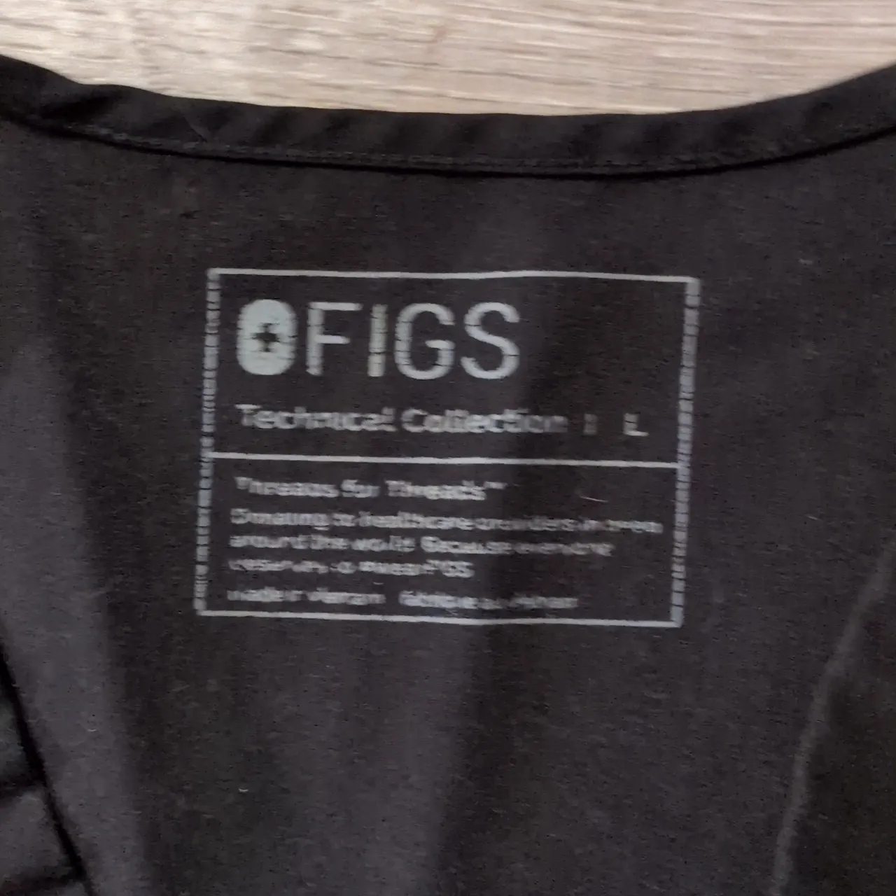 Figs Black Scrub Top Size Large - Image 2
