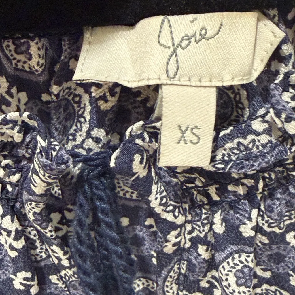 Joie Masha blue printed silk blouse with smocked neck and short puff sleeves XS - Image 4
