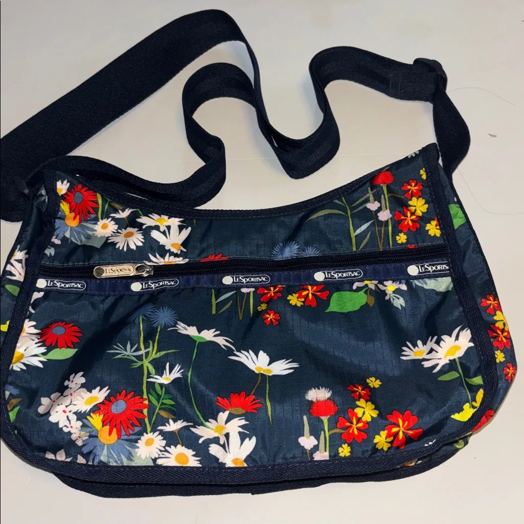 LeSPORT SAC NAVY BLUE FLORAL HOBO BAG ADJUSTABLE STRAP RIP TORN NYLON MATERIAL - Image 2