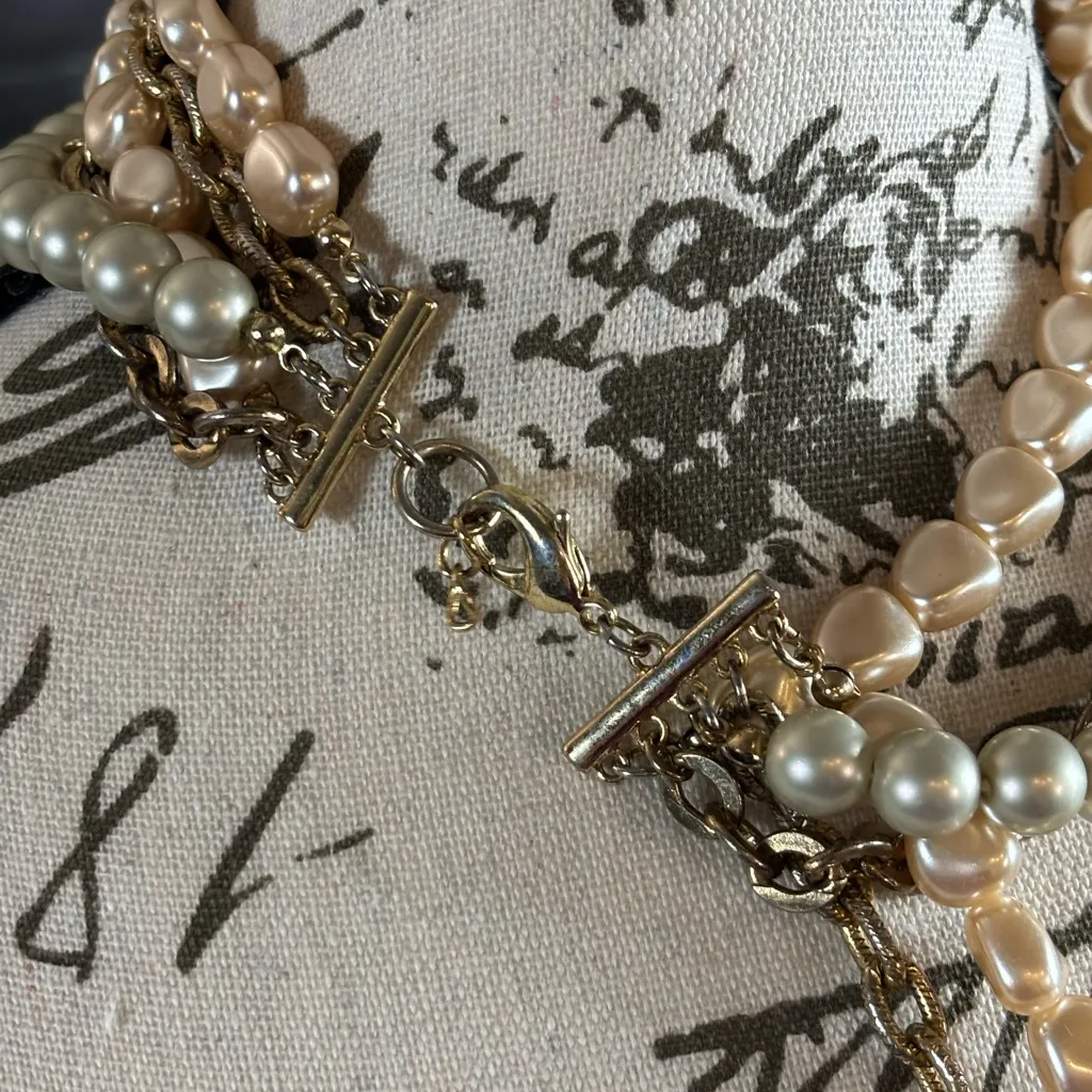 Elegant Pearl and Gold Layered Necklace - Image 3