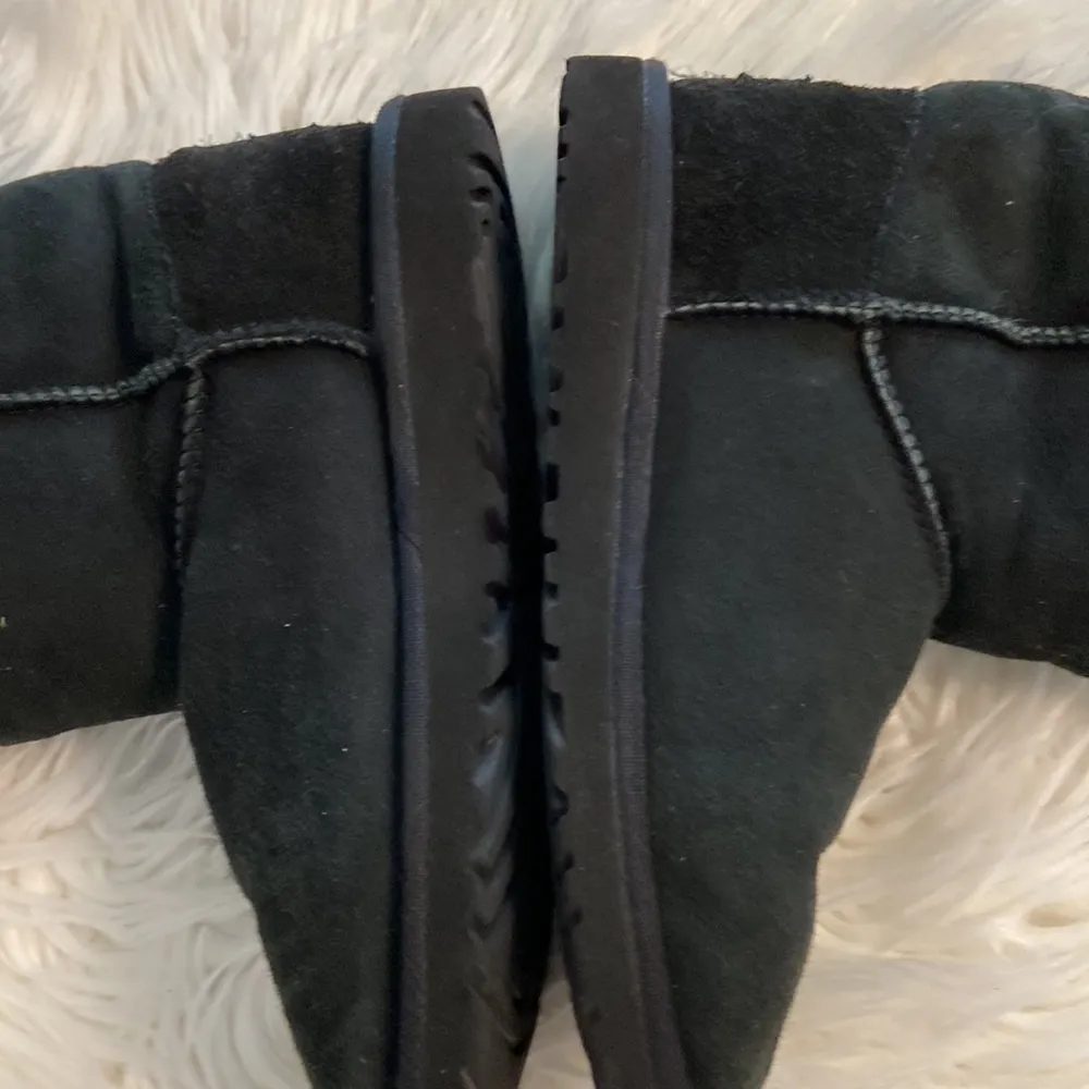 UGG Women’s Boots size 5 excellent condition no rips smell or stains black color - Image 10