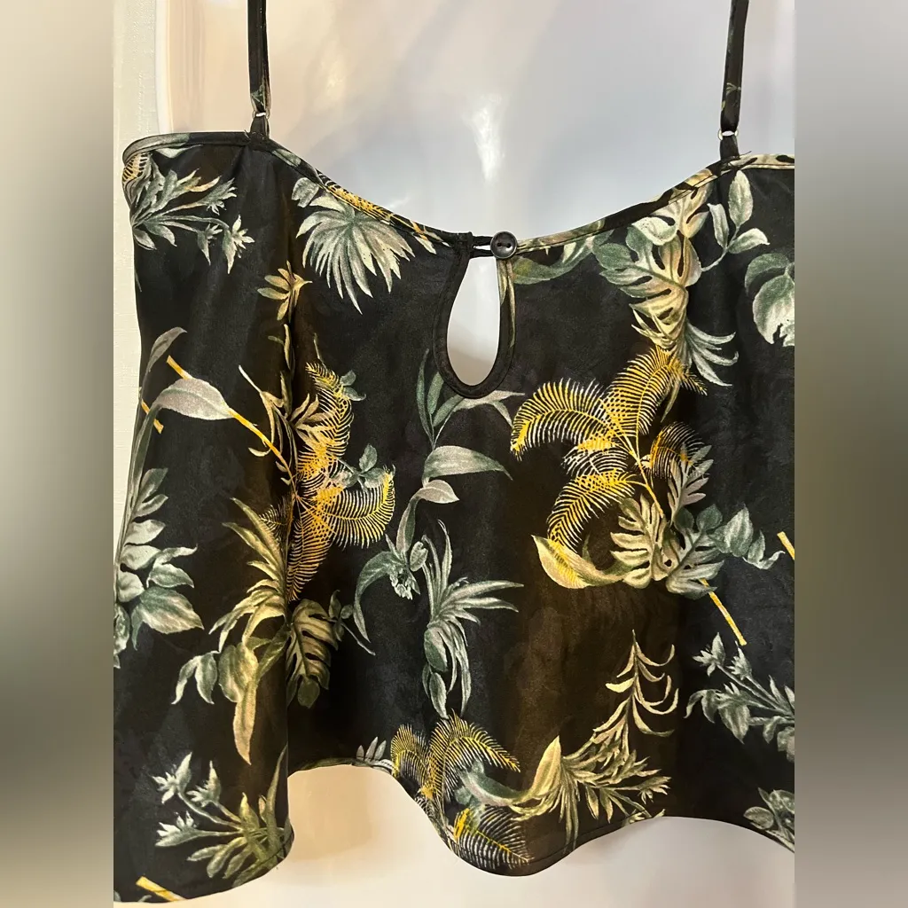 Victoria’s Secret Women’s Pajama Satin Tank Top Tropical Print Size XS - Image 3