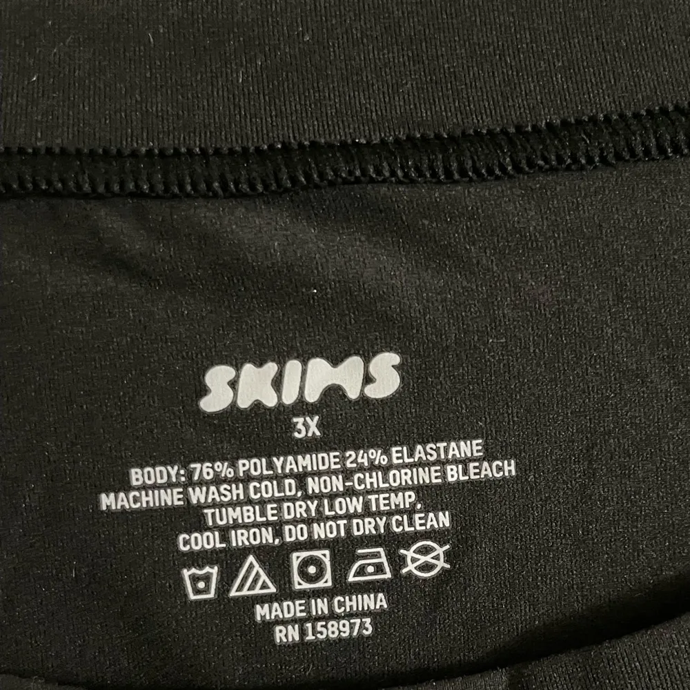 NWT Skims Crop Black Tee Shirt Short Sleeves Size 3X - Image 6