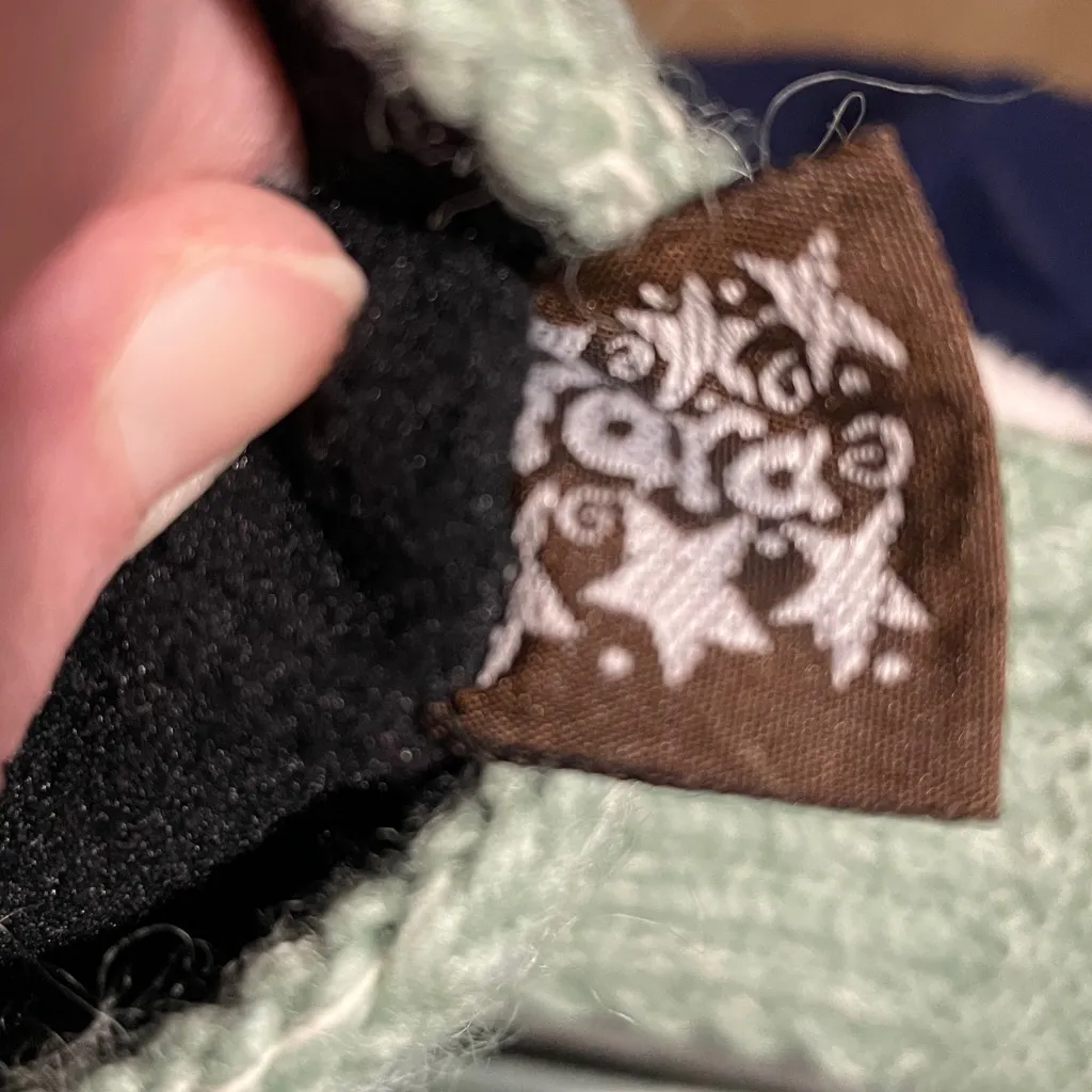 Tara Nepalese Wool Fingerless Gloves Mittens Green With Floral & “A” Embroidery - Image 3