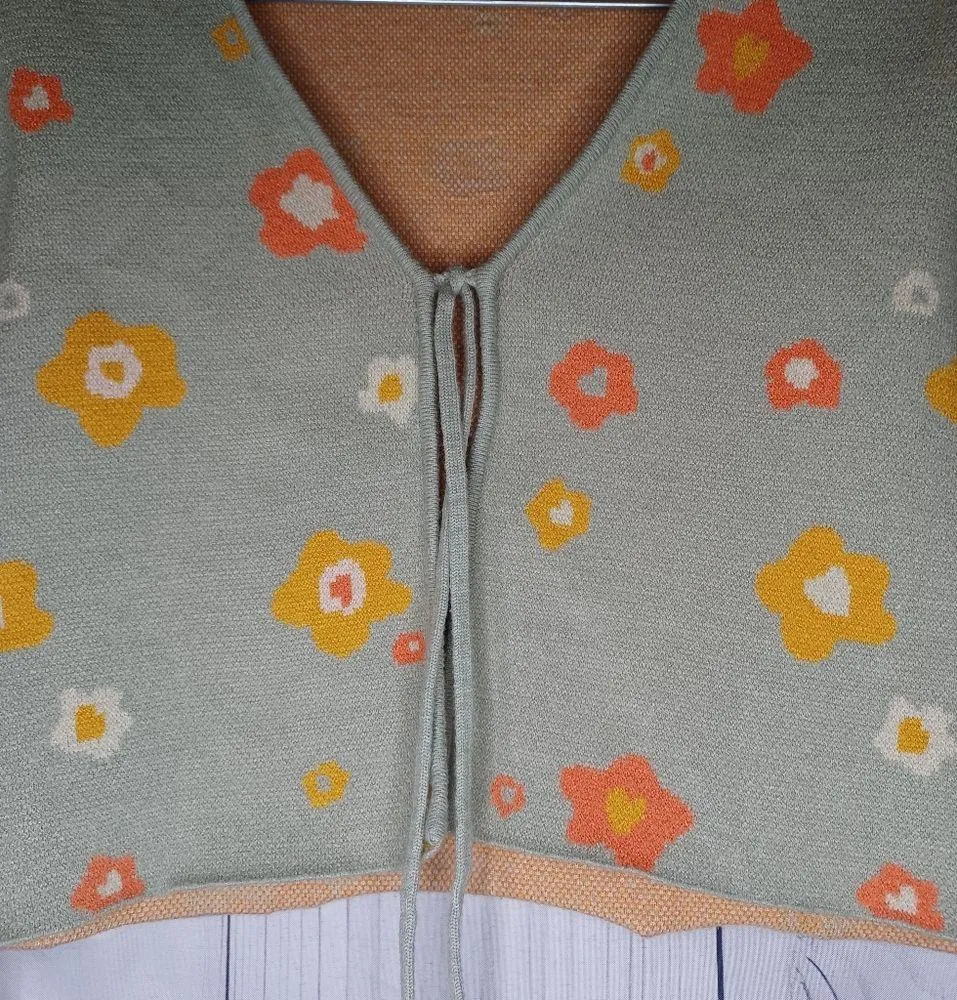 Princess Polly Floral Cropped Cardigan with Tie Front - Image 4