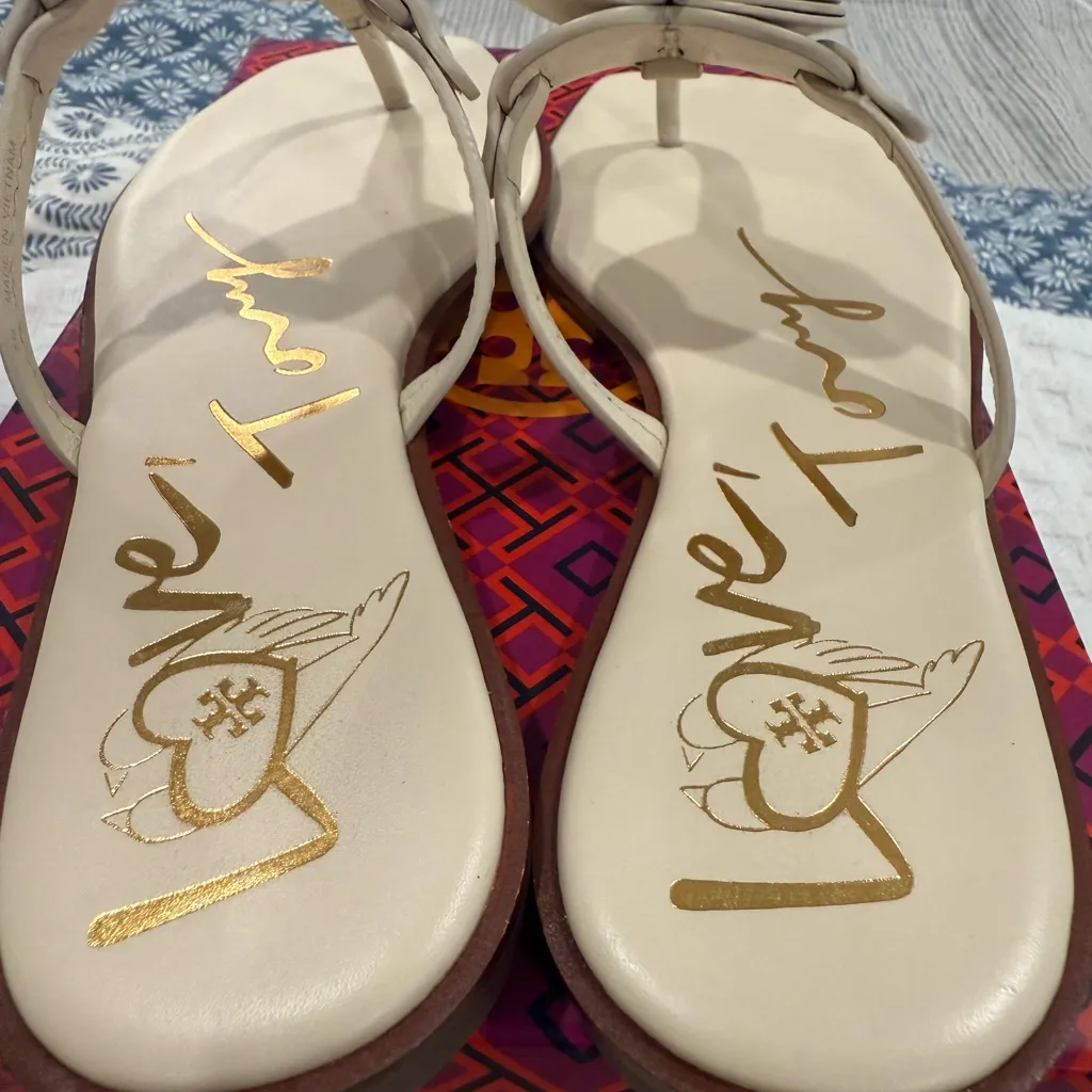 Tory Burch Limited Edition Heart Thong Sandal in New Cream, NIB! - Image 6