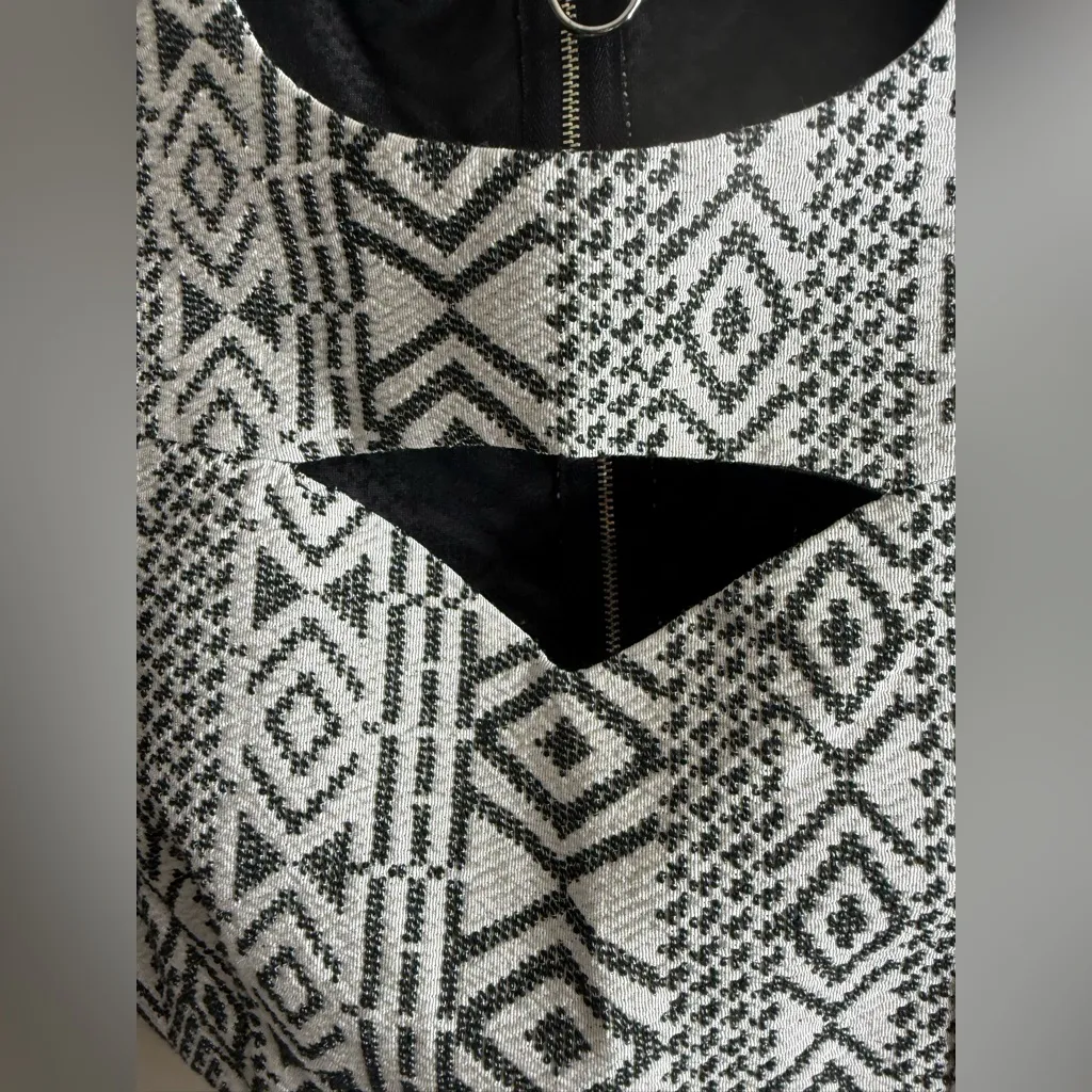 Quinn Monochrome Patterned crop top small Black - Image 3