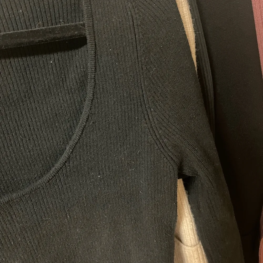 Abercrombie & Fitch Black Long Sleeve Tee - Image 8