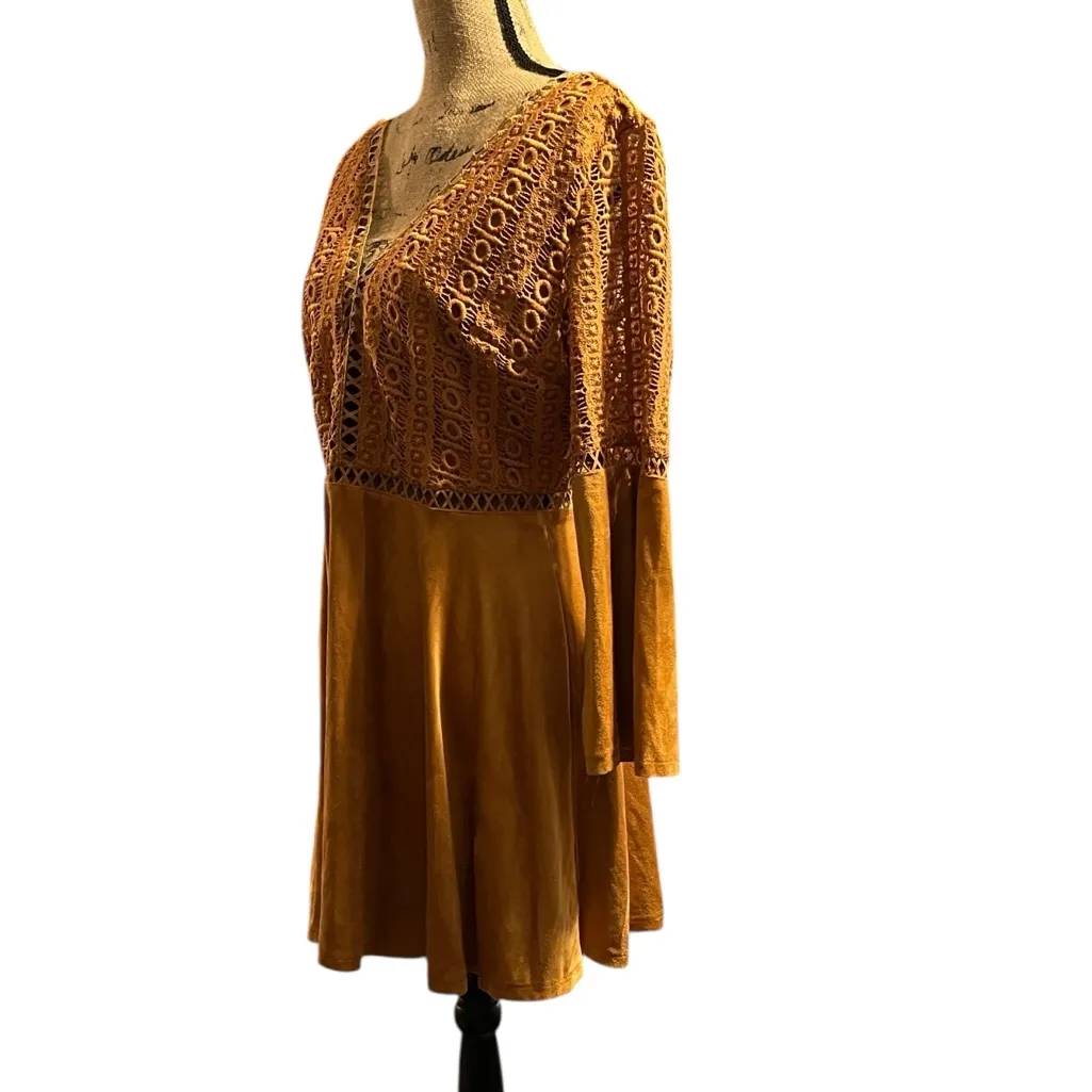 Beyond The Radar Velvet & Embroidered Lace Dress with Statement Sleeves - Image 8