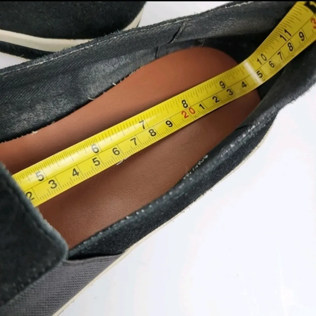 Sondra Roberts Romy Slip on Shoes Black Suede Furry Pom Pom Flats Sneakers Sz 9 - Image 12