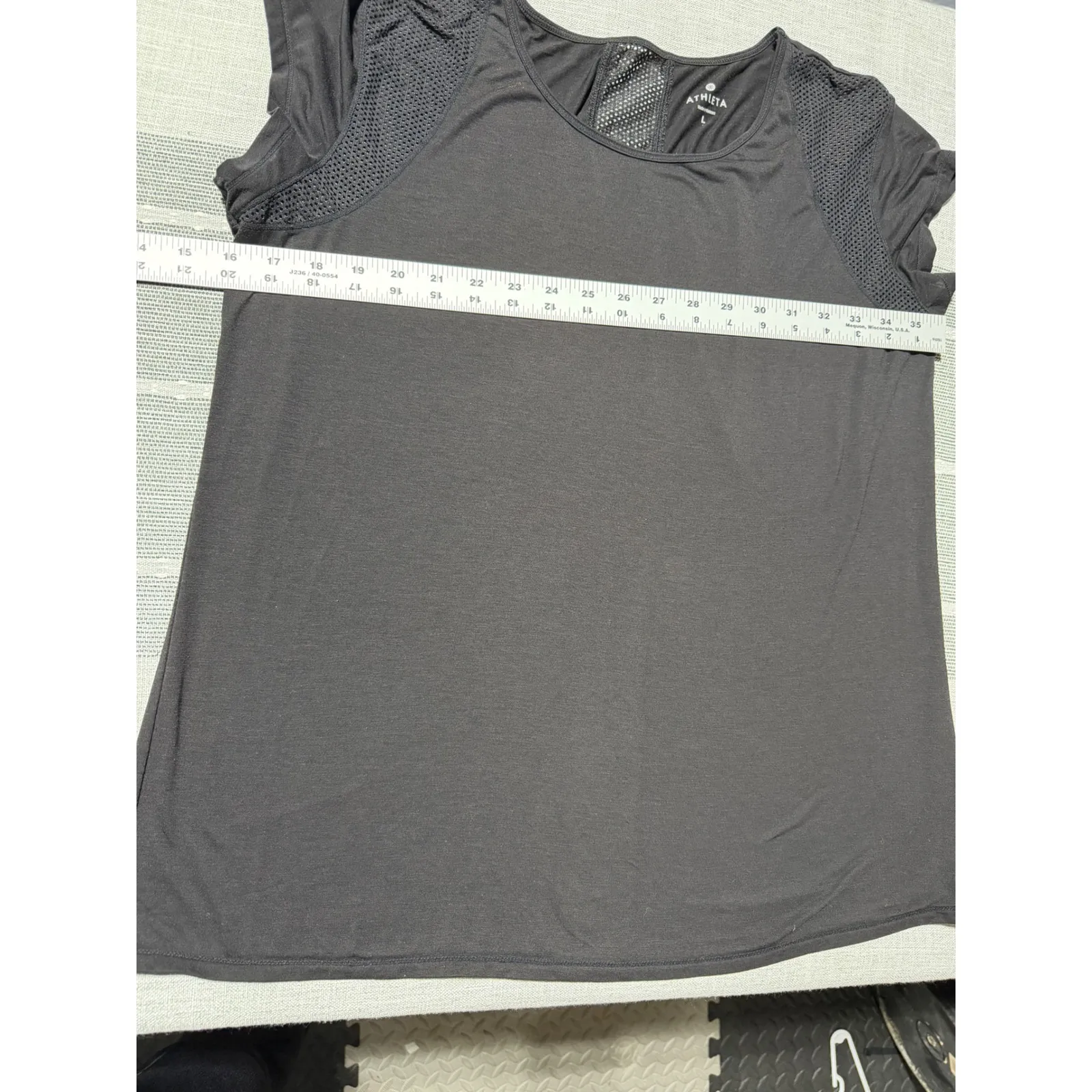 Athleta Womens Gray Mesh Inset Activewear T Shirt Size L - Image 3