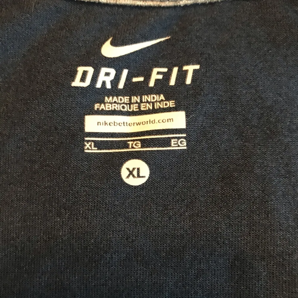 Nike Dri-Fit Navy Blue V Neck Broncos Tee. Size XLarge. - Image 4