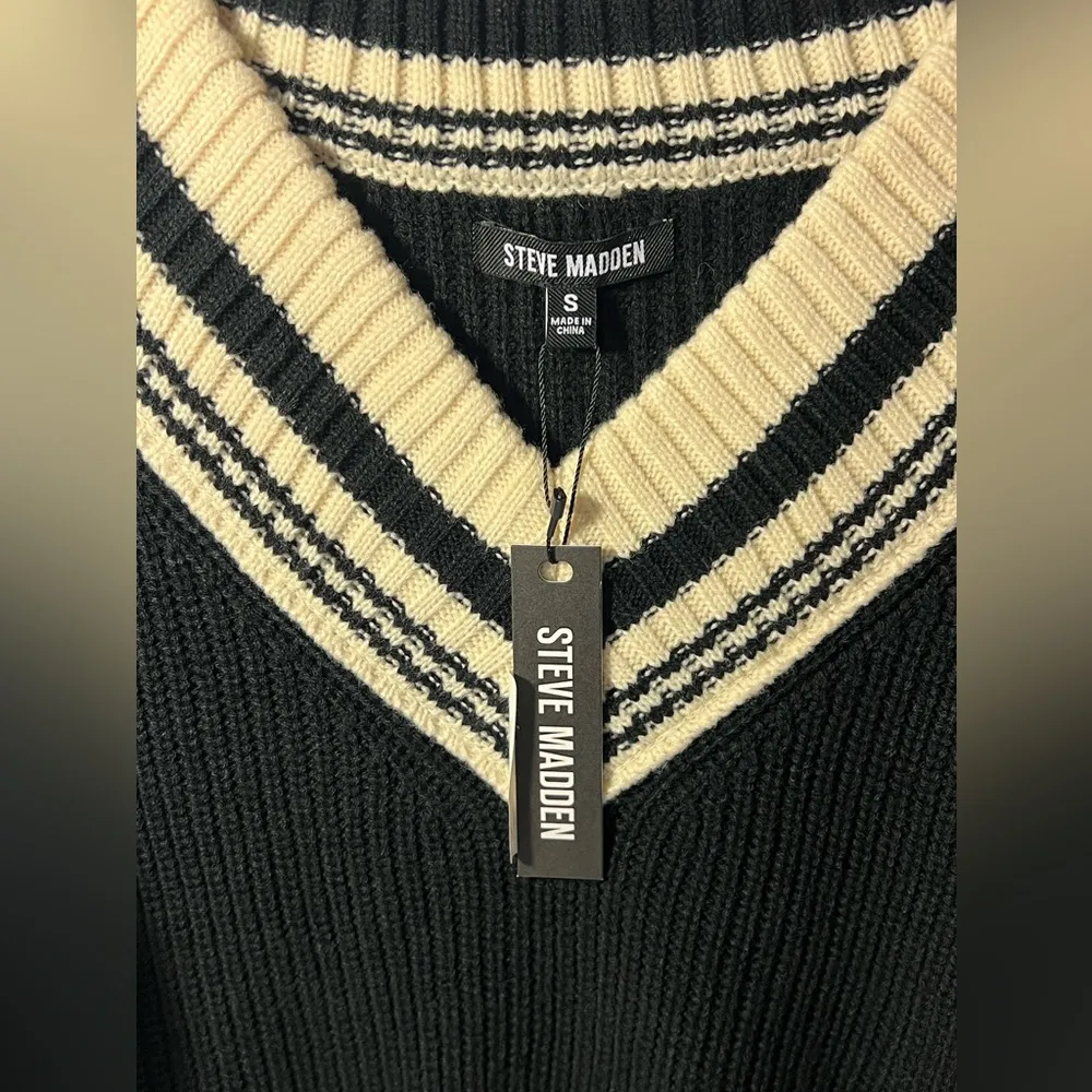 Steve Madden  
Women's Jen V-Neck Tipping-Detail Sweater - Image 3