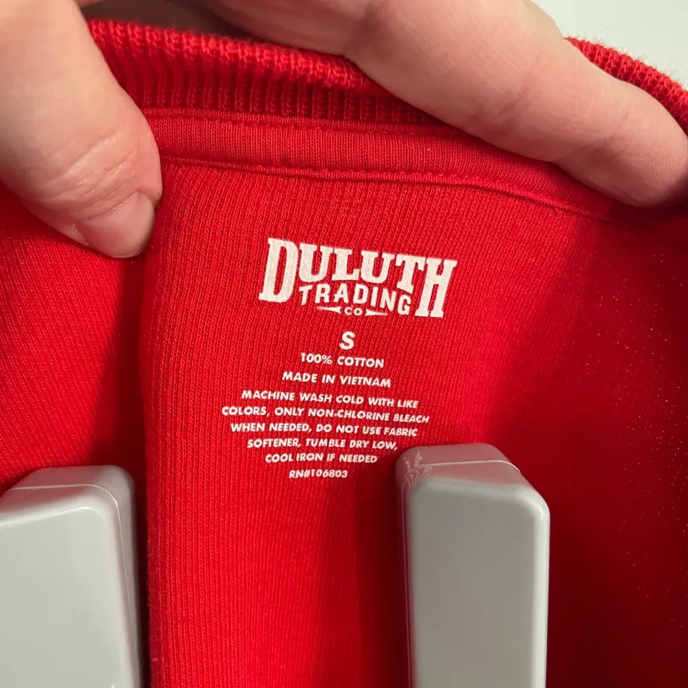 Duluth trading‎ company size small, red, ribbed kangaroo pocket sweater Red - Image 3