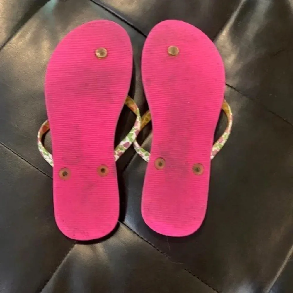 Vera Bradley Lilli Bell pink floral‎ flip flops L - Image 3