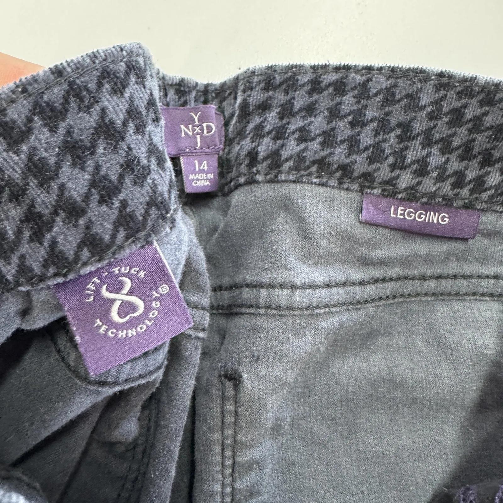 NYDJ Pants Womens 14 Black Gray Houndstooth Legging Stretch Lift Tuck Technology - Image 4