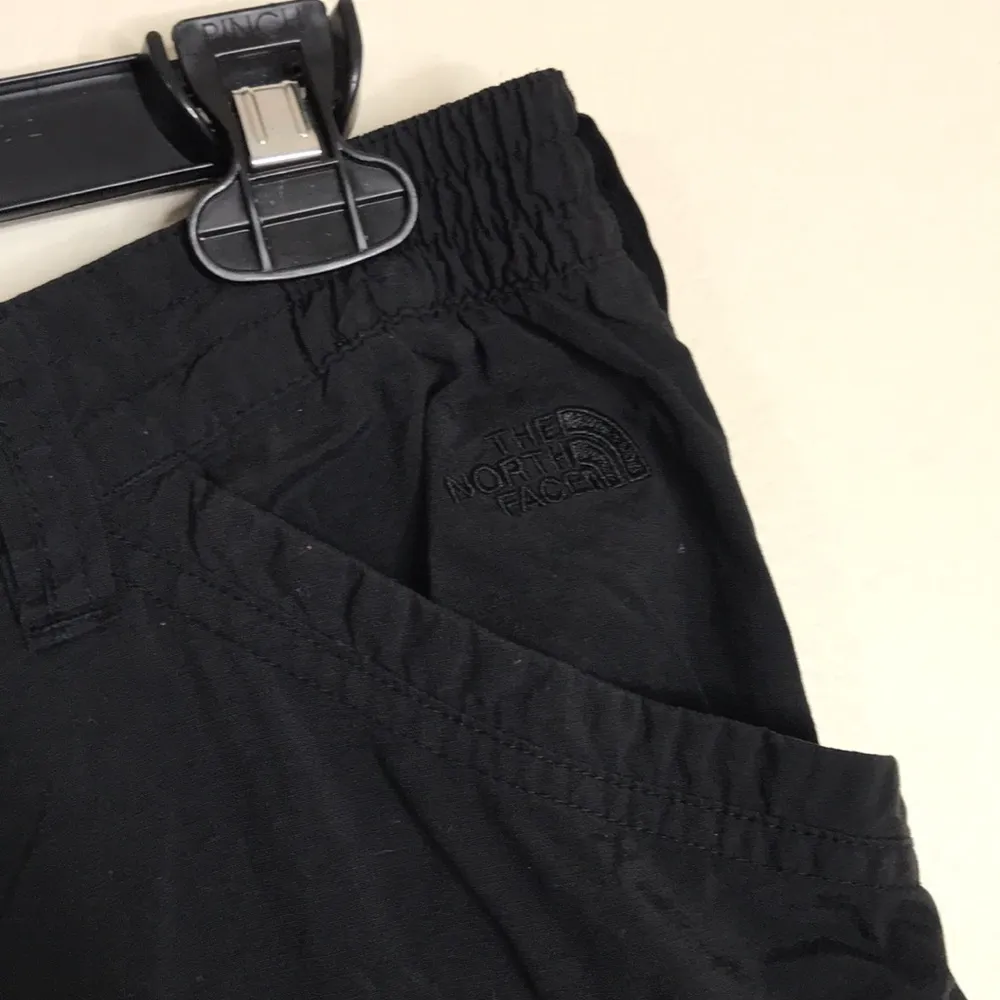 The North face ladies nylon convertible pants size 8 - Image 5