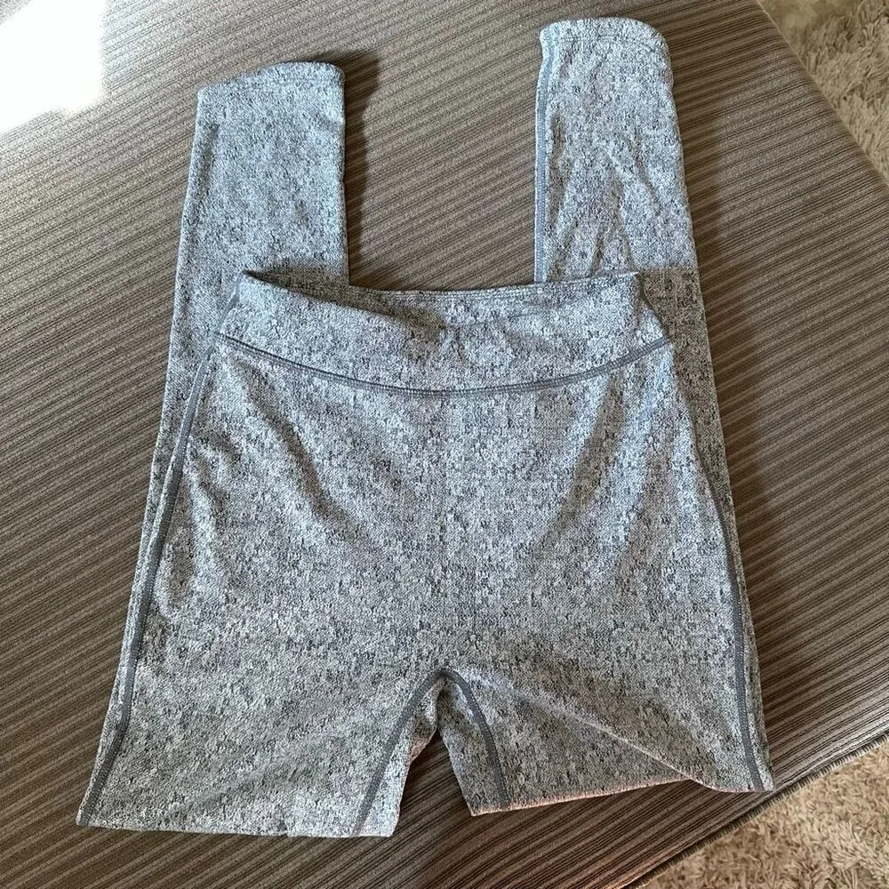 Gymshark fleur texture leggings medium - Image 4