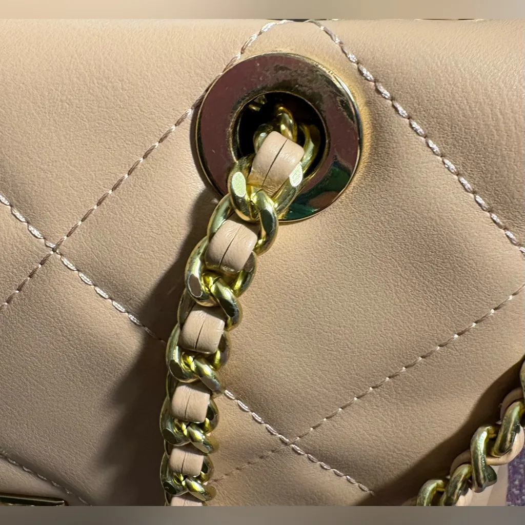 ALDO Chic Beige Quilted Shoulder Bag with Gold Chain - Image 2