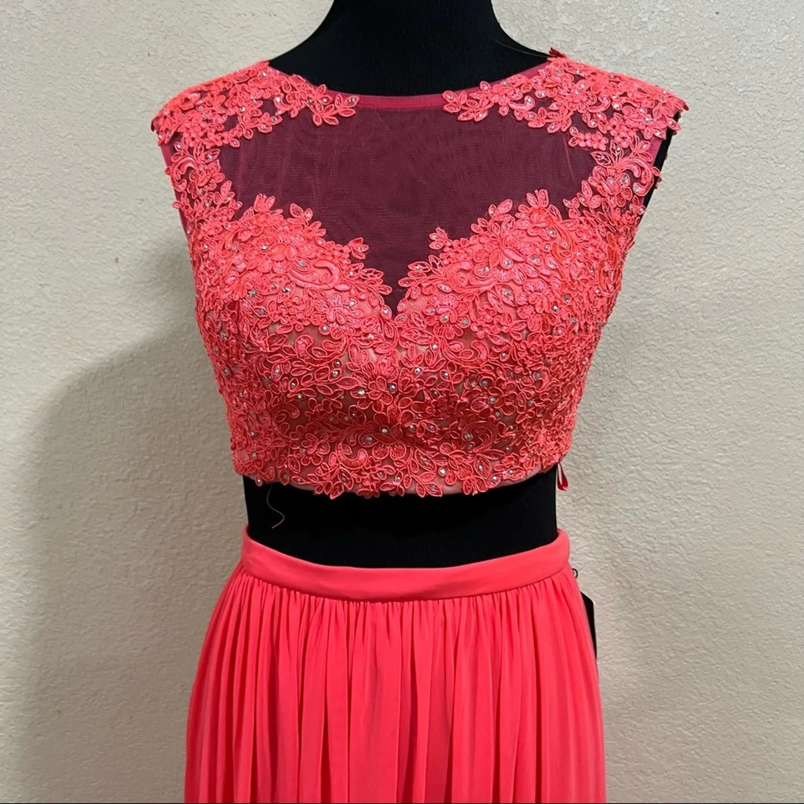 NWT NEW La Femme exclusive 22110 bright pink two piece lace prom dress - Image 4