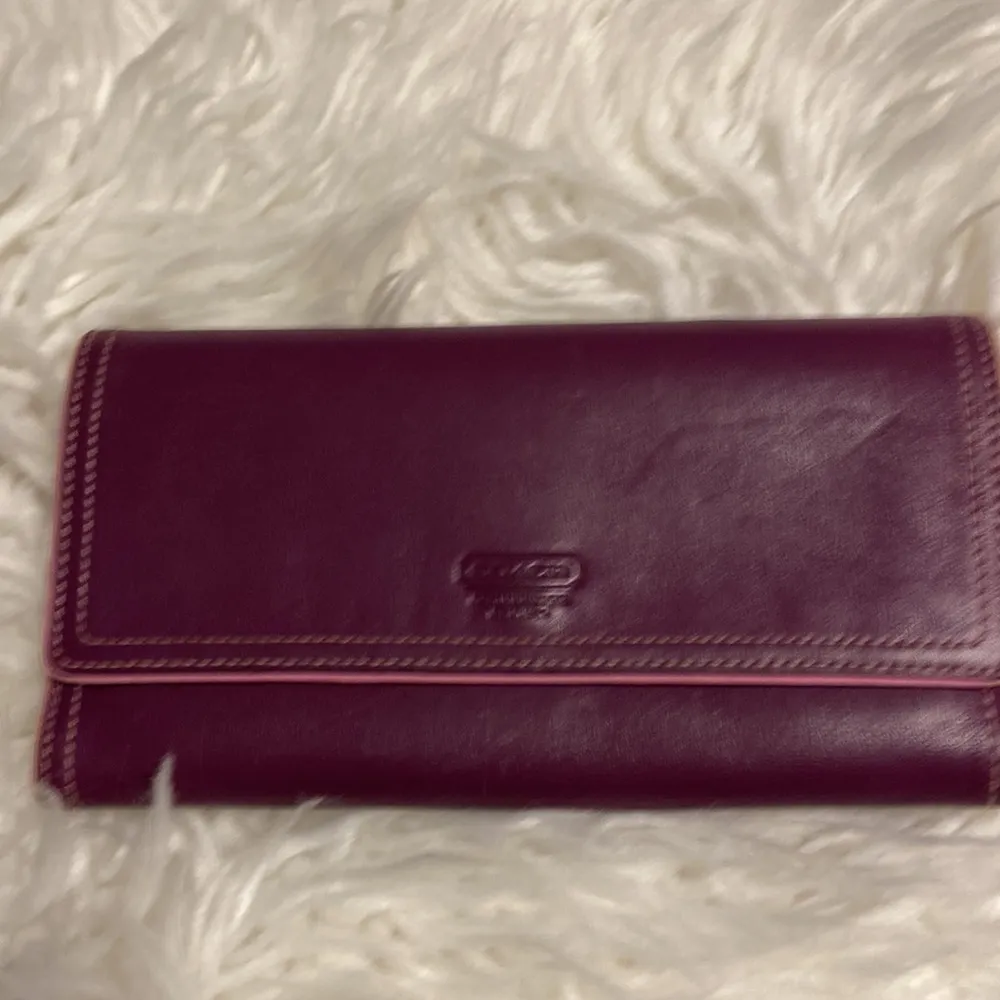 COACH Purple Leather Wallet used in good condition size in pictures - Image 16