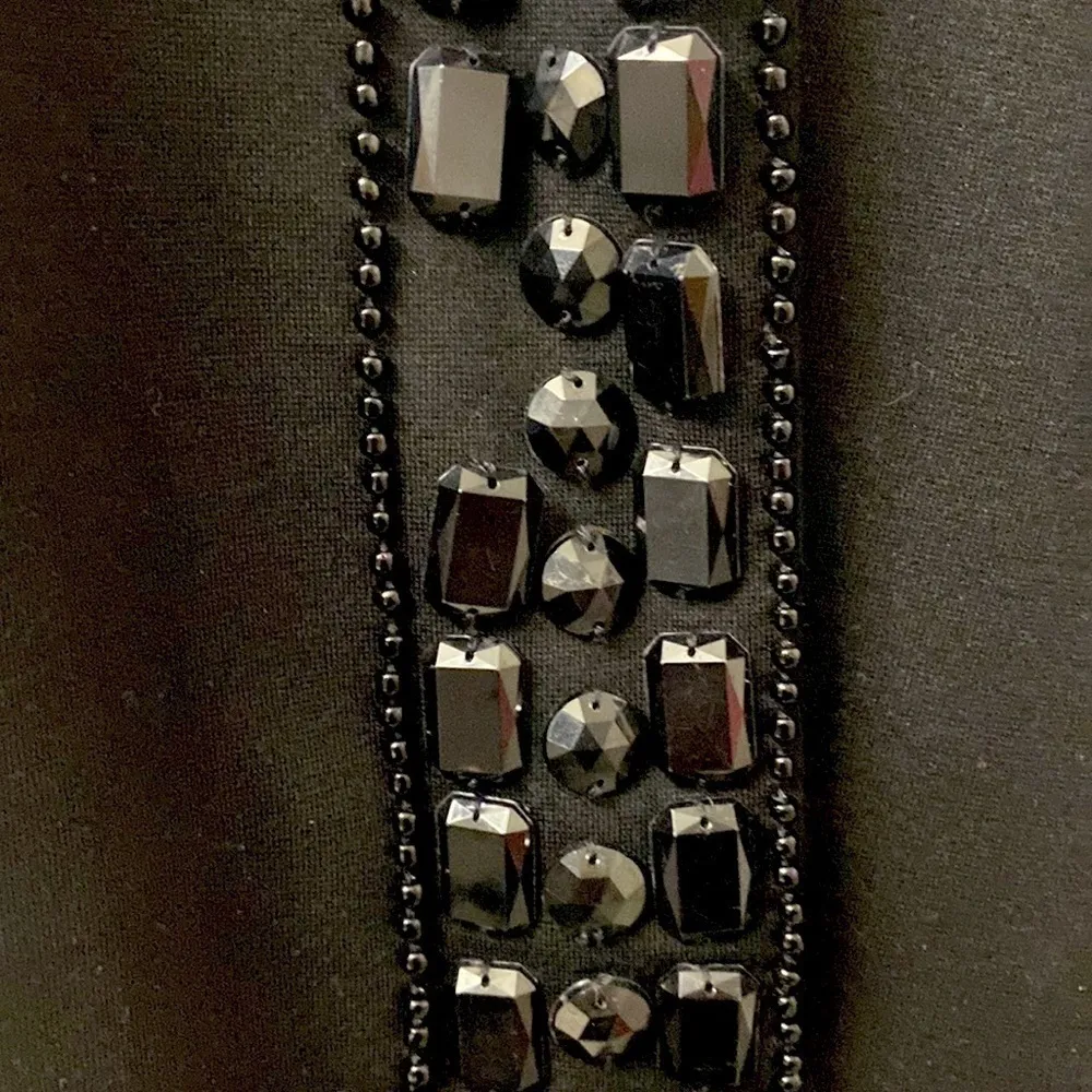 Neiman Marcus black beaded Jacket and Pant suit. Size Medium. - Image 6