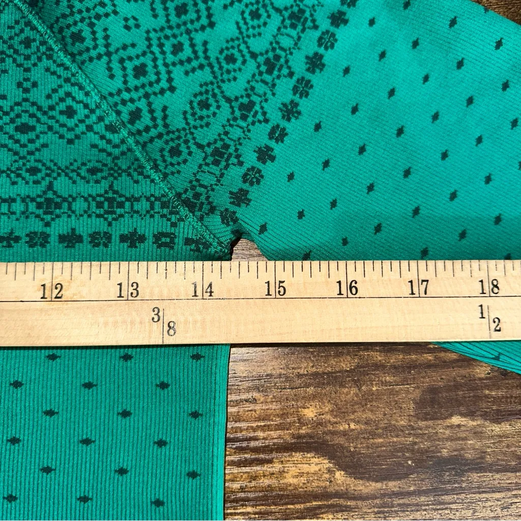 DSG Top Womens Small Green Momentum Seamless Cropped Moisture Wicking Activewear - Image 4