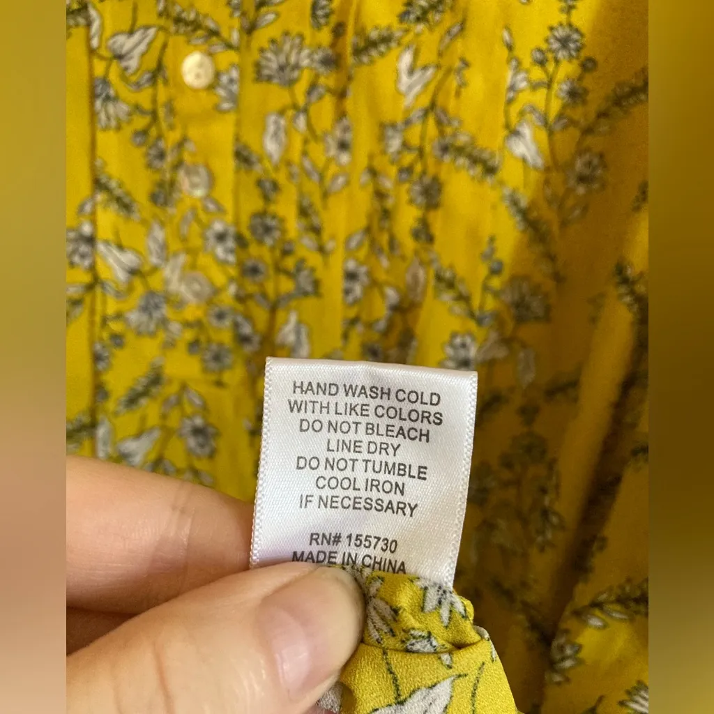 🌞Rose+Olive Yellow Marigold Floral V Neck Pleated Front Sleeveless Blouse #O - Image 7