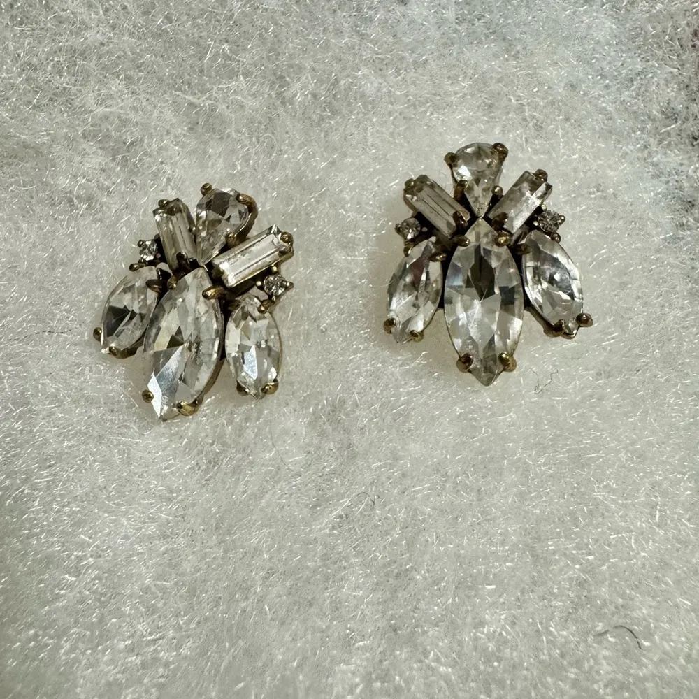 J.Crew Vintage  crystal earrings. - Image 3