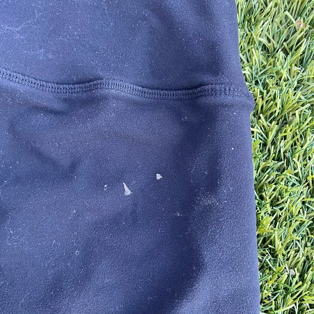 Alo Yoga Capri Leggings - Image 3