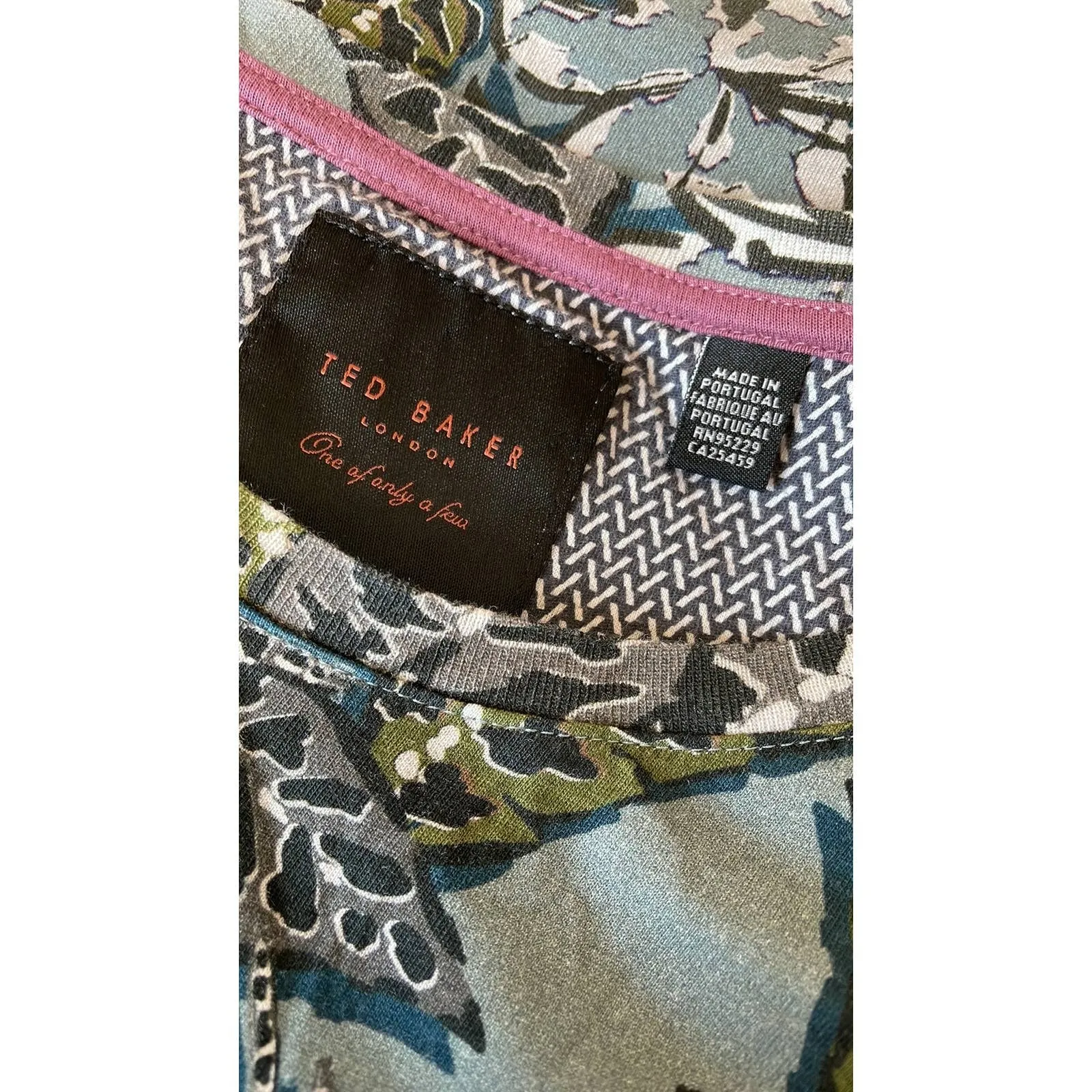 Ted Baker London One of Only a Few Floral T-Shirt  size 6 - Image 5