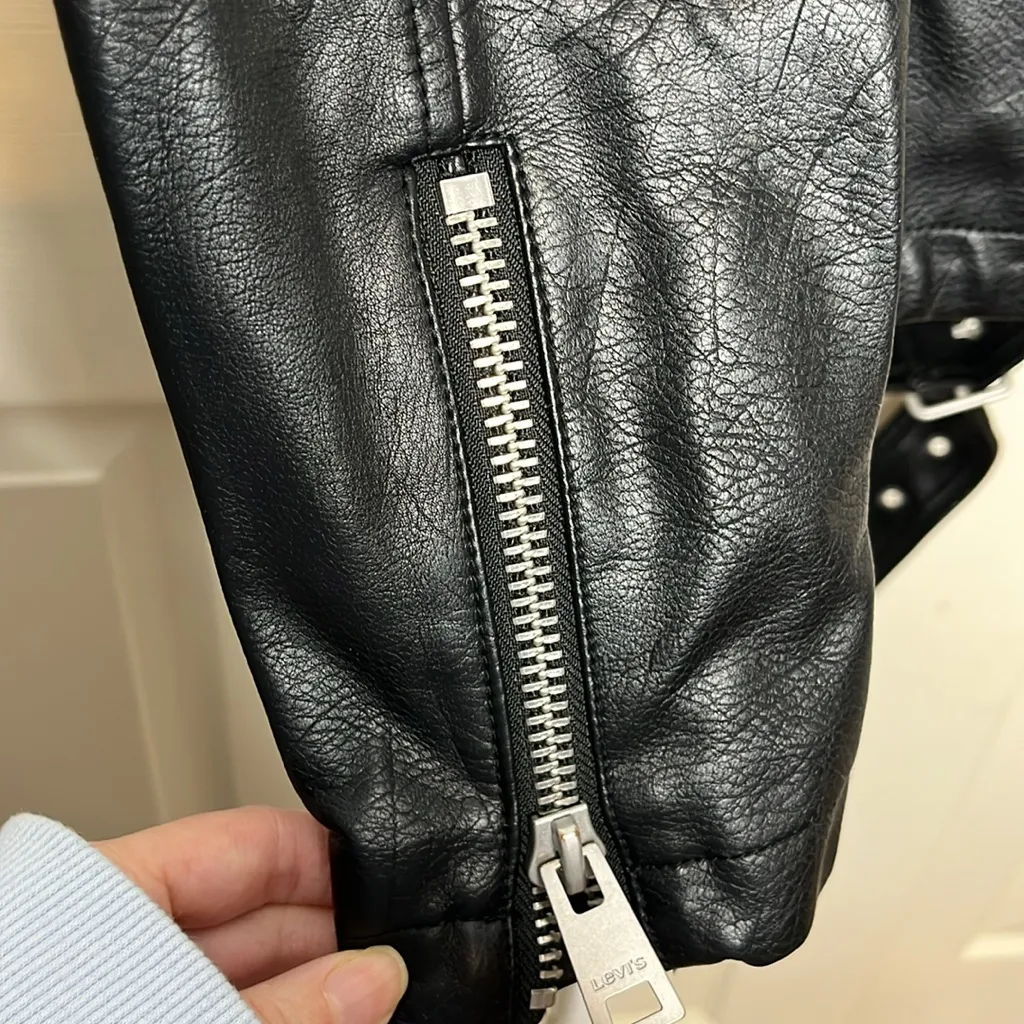 Levi Strauss & Co Black Sz Small Belted Motorcycle Jacket Org $120 - Image 6