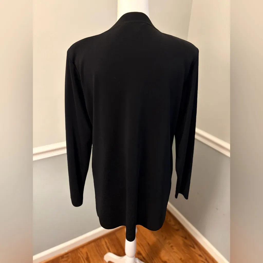 Exclusively Misook Black Open Front Cardigan
Size: Medium - Image 3