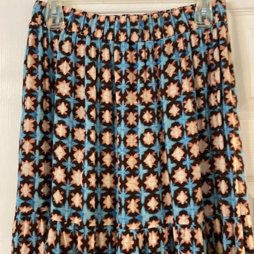 LOFT Maxi Skirt size M/T brand new with tag length 38” waist elastic - Image 2