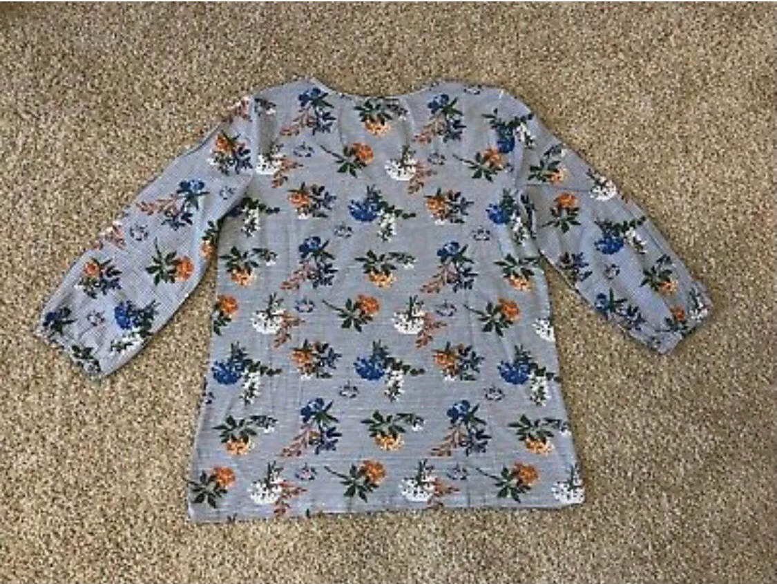 NWT Sz S  Fabulous Knit Top W Rhinestones & Chain Details - Image 4