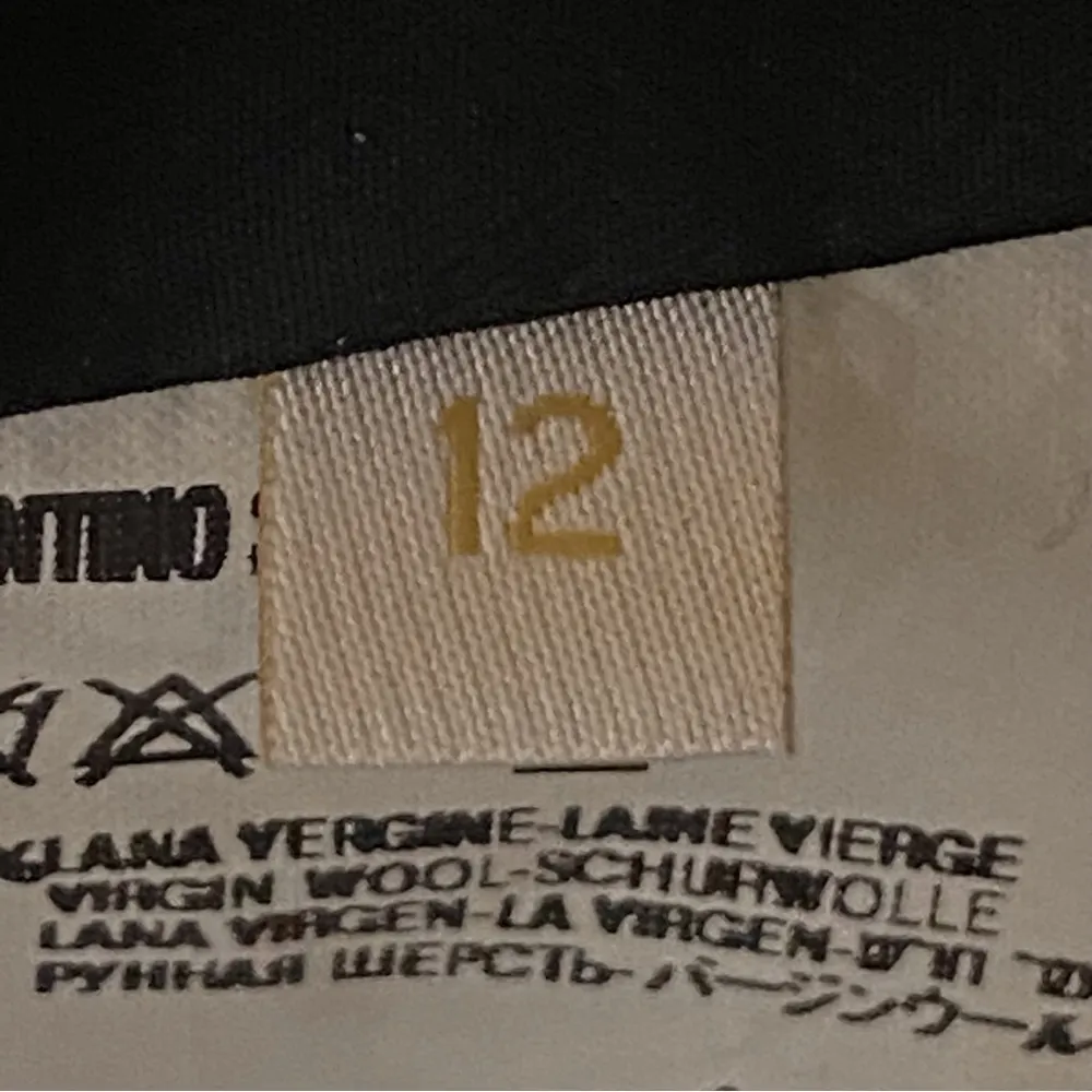 Valentino S.p.A. 100% Virgin Wool black Midi Skirt with back slit Size 12 EUC - Image 12
