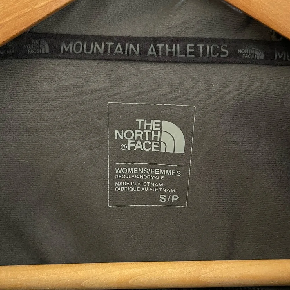 Women’s The North Face gray hoodie Jacket Pullover dynamic Size Small - Image 3