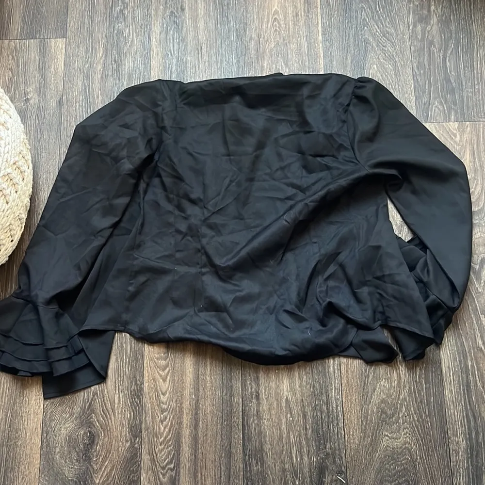 Zeagoo  Black Button Up - Image 4