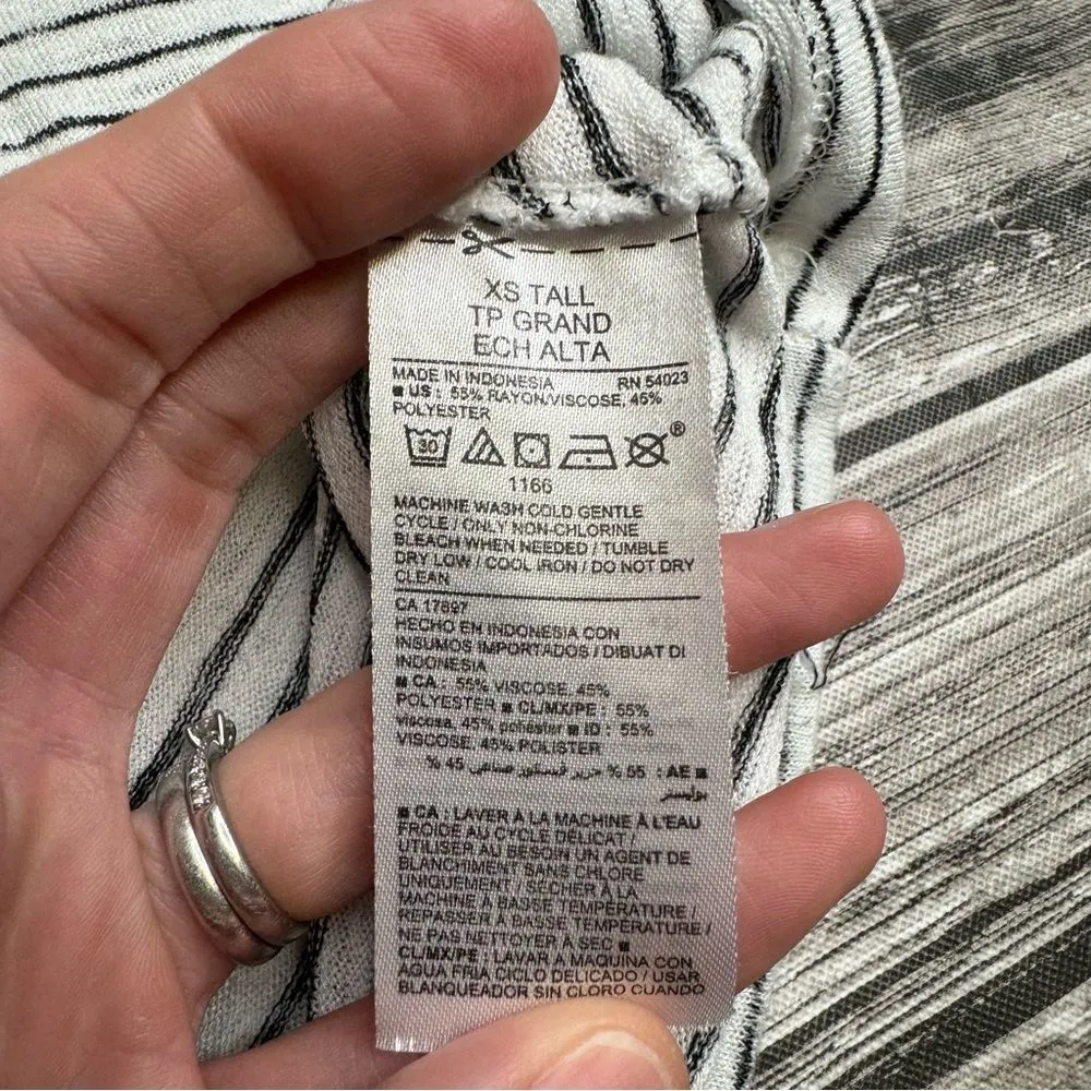 Old Navy Women's Striped Sleeveless Sweater White Black XST XS Extra Small TALL - Image 8