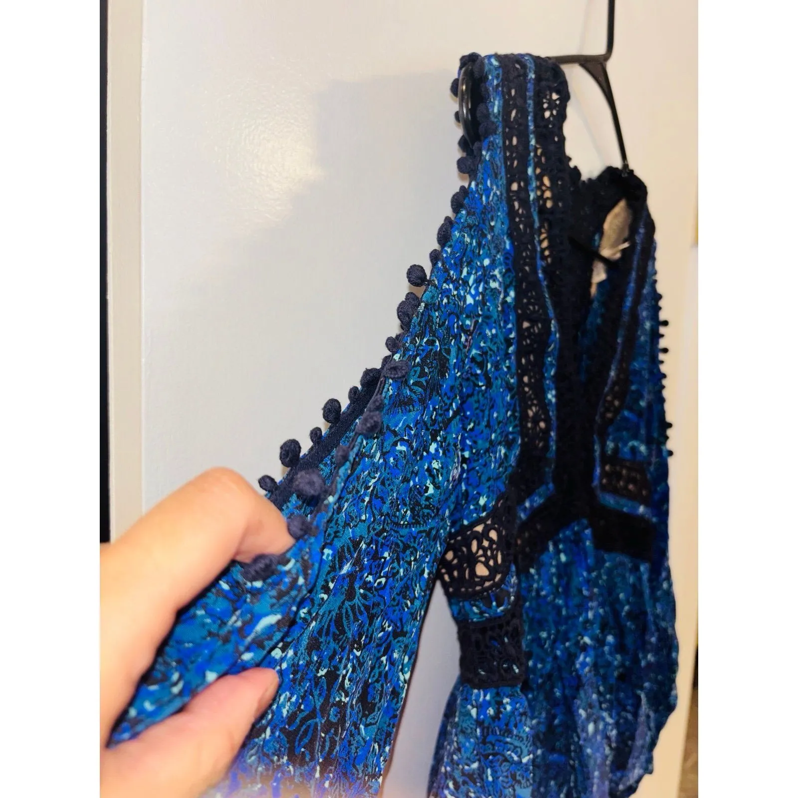 REBECCA Taylor Blue Silk Floral Rainstorm Lace Cold Shoulder Pompom Blouse Top 4 - Image 6