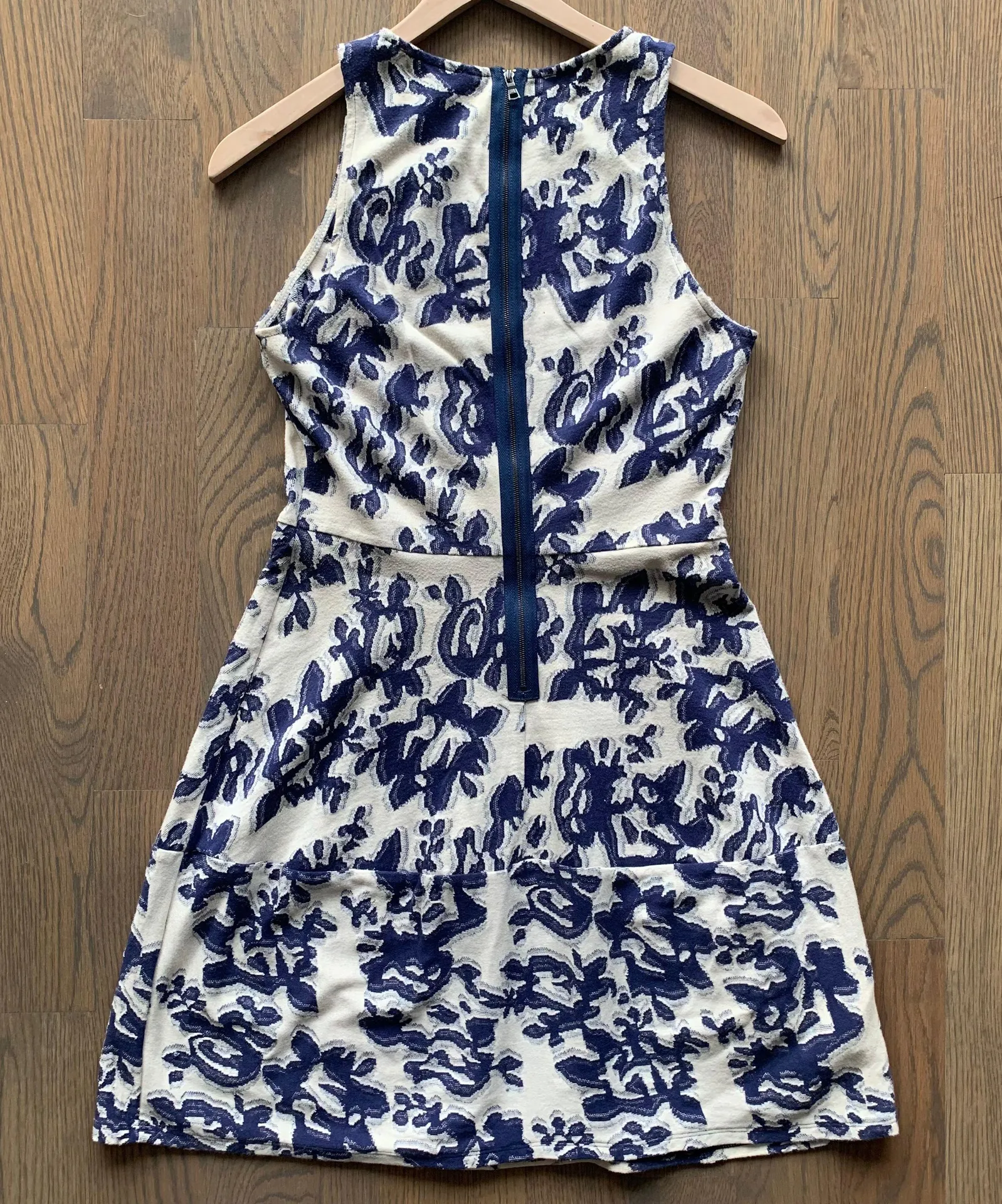 BCBGMAXAZRIA Cassandra Embroidered Knit Sleeveless A-line Dress Cobalt Size XS - Image 2